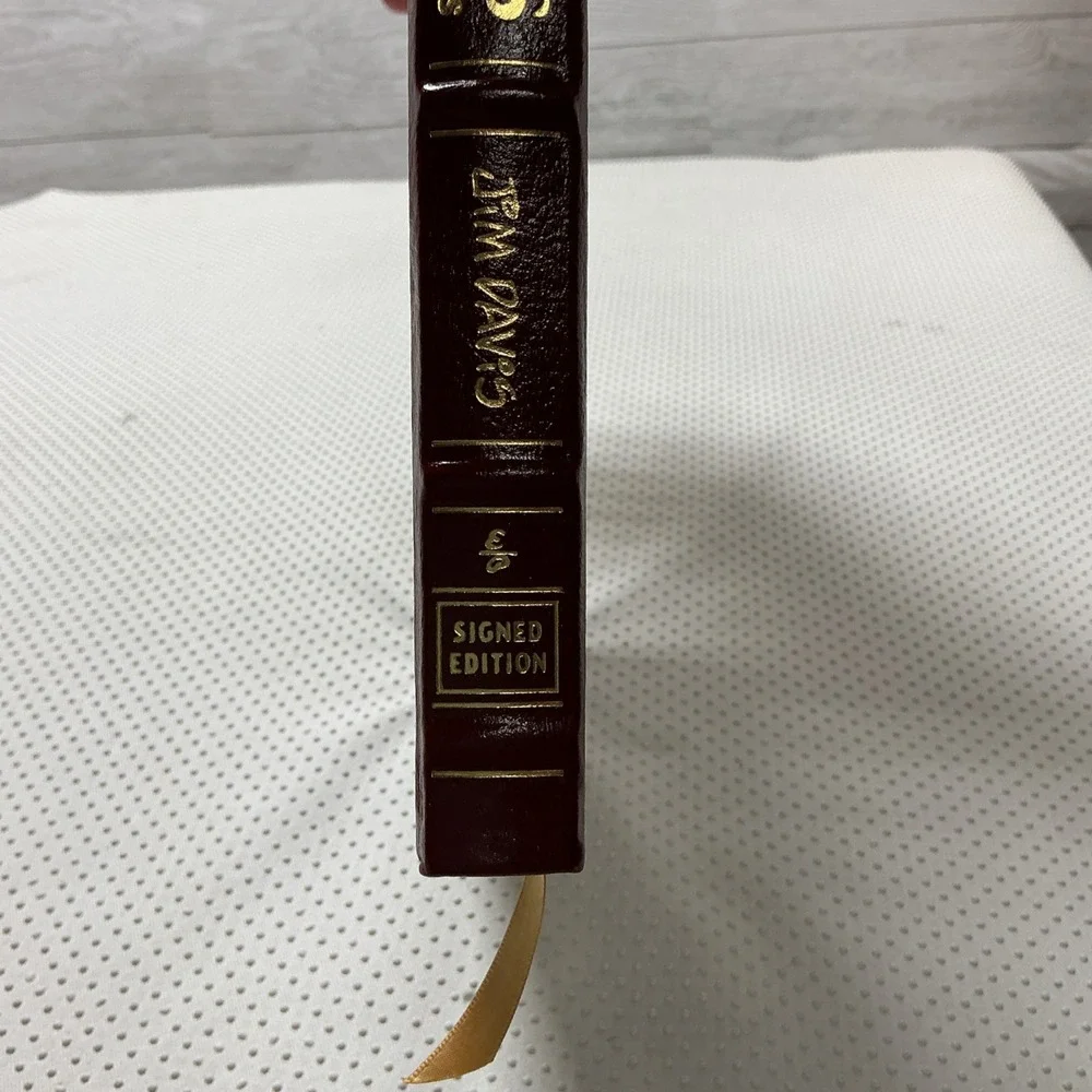 A Very Merry Garfield Christmas Leather Bound SIGNED Edition NEW Bouns Plushy